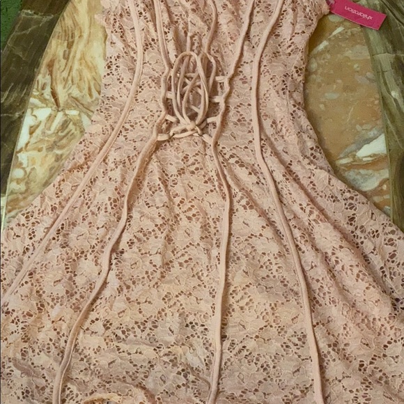 💞💞Pink lace Dress - Picture 3 of 6